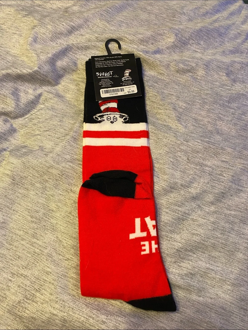 Dr. Seuss The Cat in the Hat‎ Unisex Knee High Socks Size 6-10 NWT